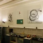 Hotel Moderne 2*
