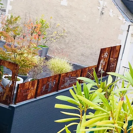 Moderne 2* Tours